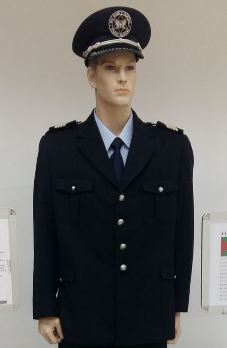 ﻿聖多美普林西比警察制服