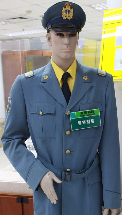 ﻿聖馬利諾警察制服
