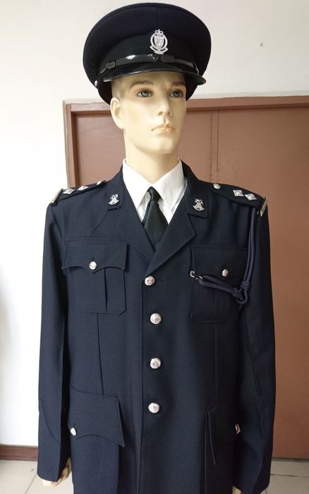 聖克里斯多福及尼維斯警察制服